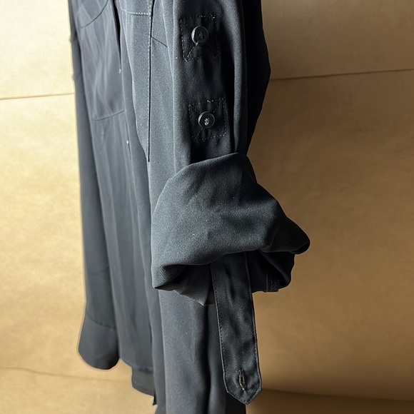 🛍Pre-Loved Express button up with Lacy shoulder area - Picture 12 of 14